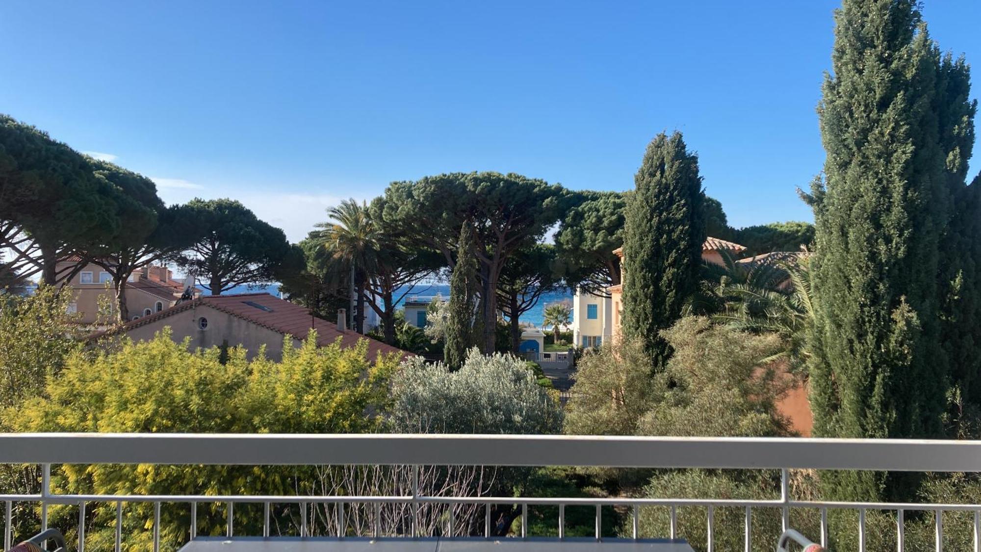 Mer & Relax - Parking - Wifi - Terrasse - Mer Saint-Cyr-sur-Mer Exteriör bild